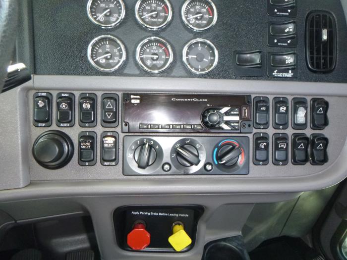 2020 Peterbilt 389-25