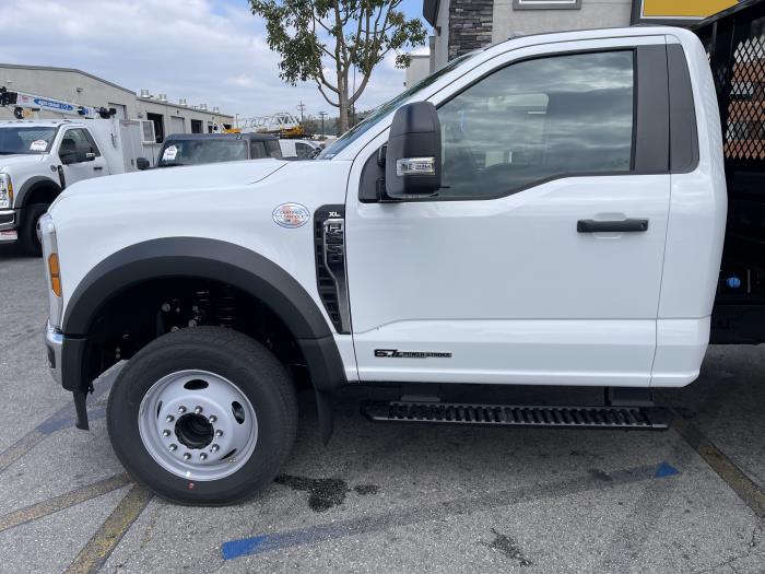 2025 Ford F-550-13