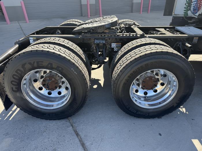 2021 Peterbilt 579-10