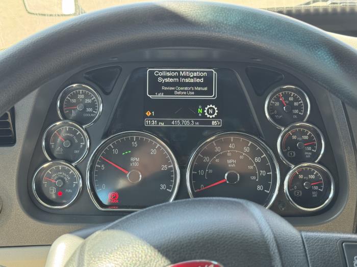 2021 Peterbilt 579-18