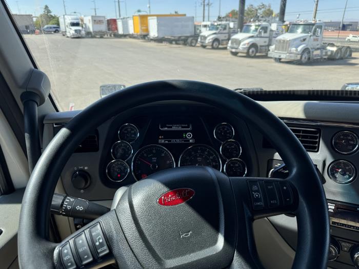 2021 Peterbilt 579-19