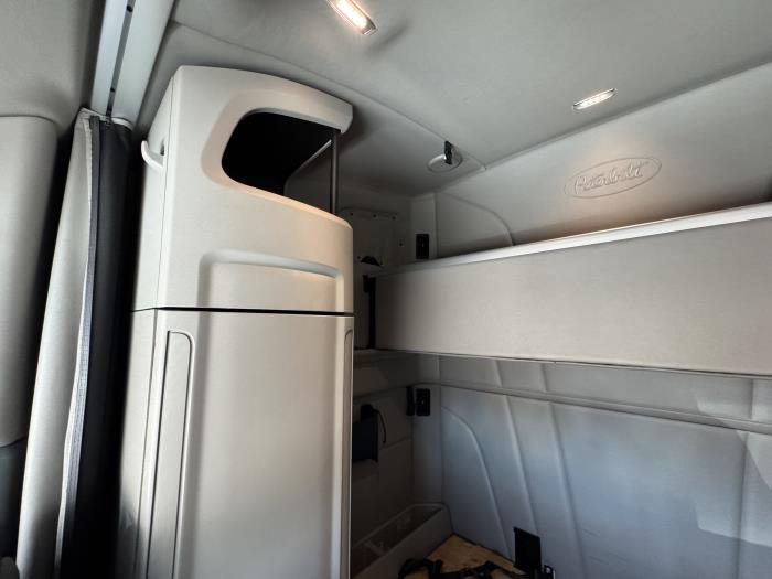 2021 Peterbilt 579-29