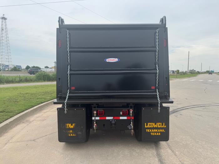 2026 Peterbilt 567-8