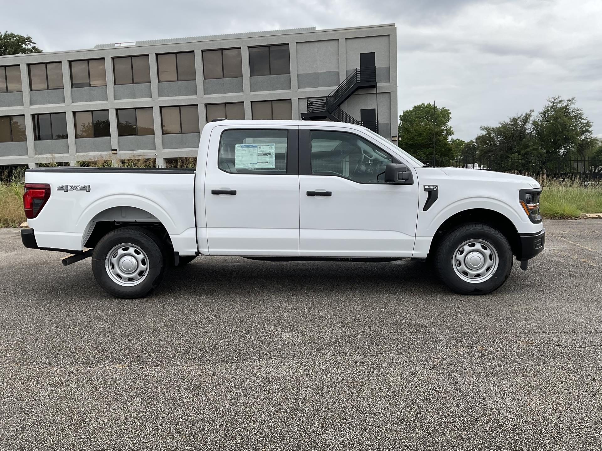 New 2025 Ford F-150 XL SuperCrew Cab 4x4 Pickup for sale #1904922 - photo 6