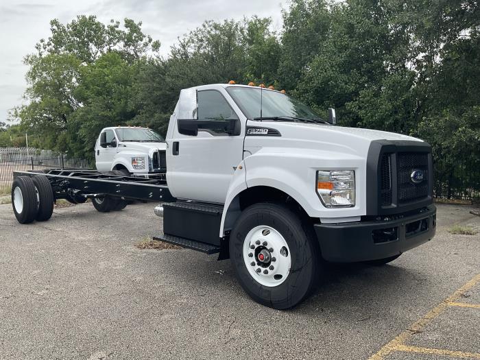 2026 Ford F-750-5