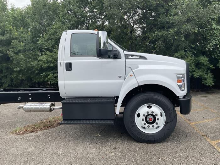 2026 Ford F-750-6