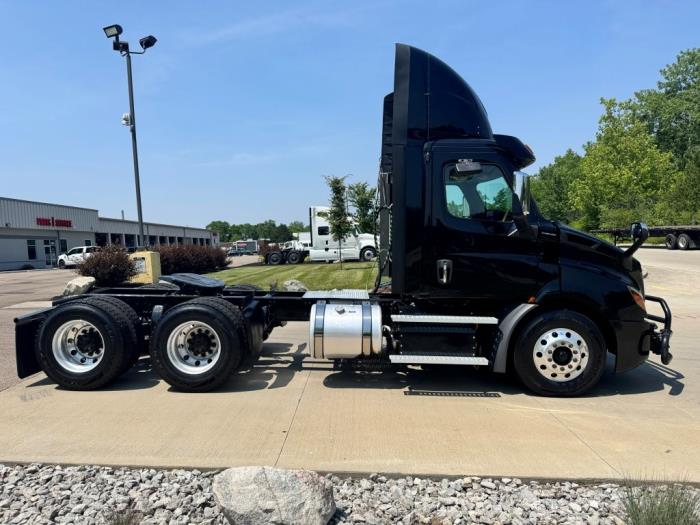 2020 Freightliner Cascadia-4