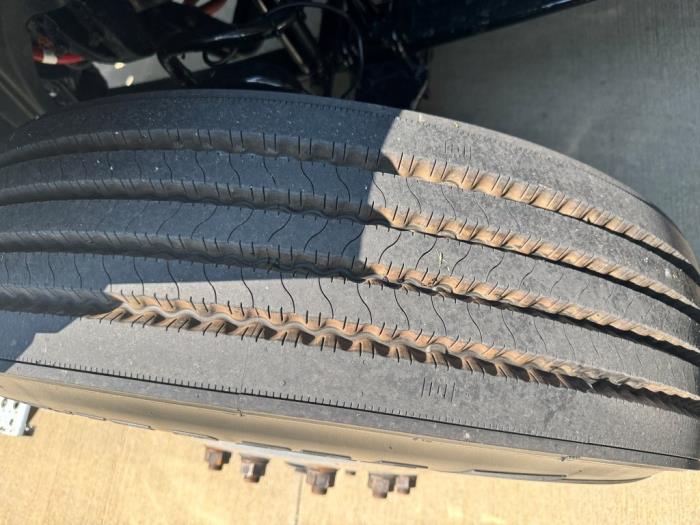 2020 Freightliner Cascadia-13