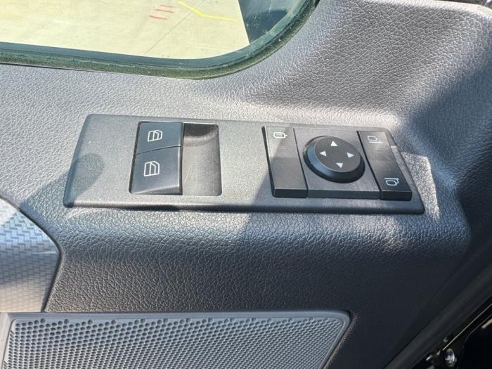 2020 Freightliner Cascadia-16