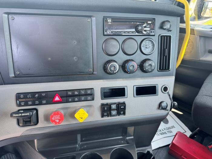 2020 Freightliner Cascadia-19