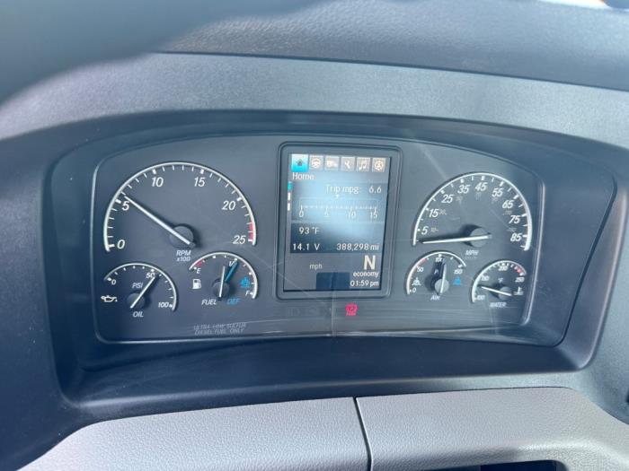 2020 Freightliner Cascadia-20