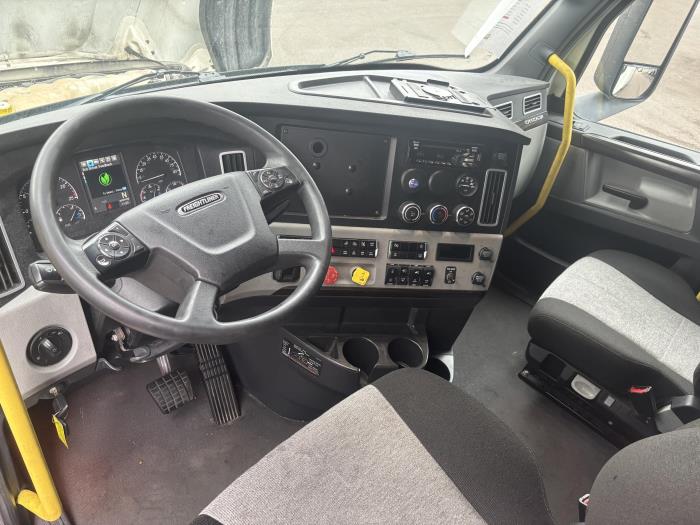 2021 Freightliner Cascadia-5