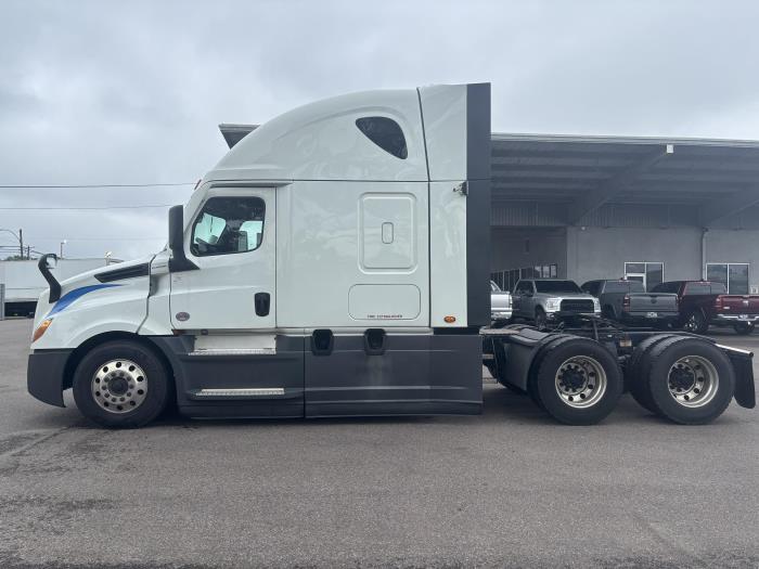 2021 Freightliner Cascadia-7