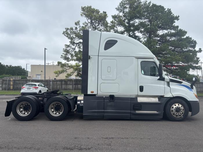 2021 Freightliner Cascadia-27