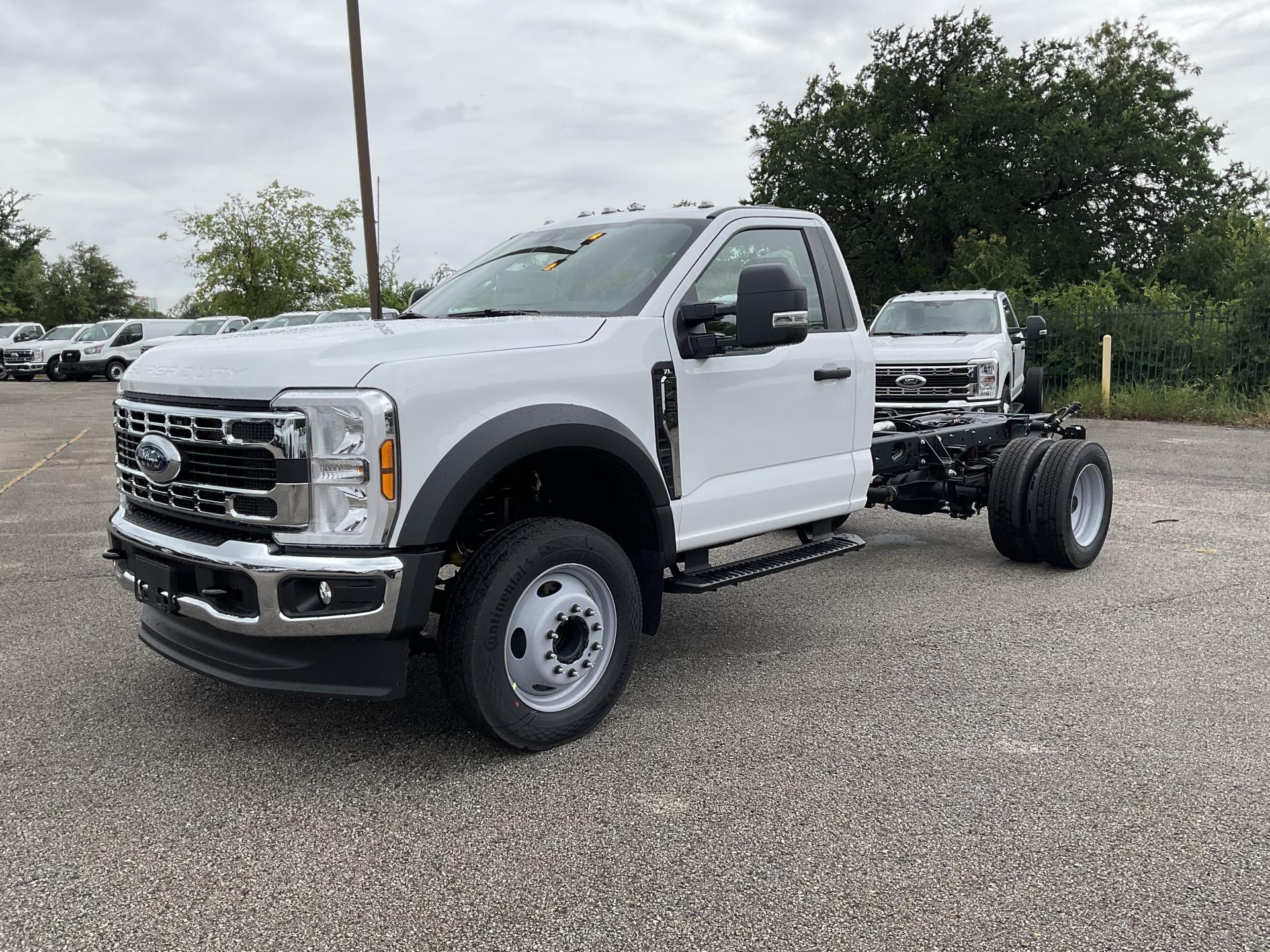 2025 Ford F-450 Regular Cab DRW 4x2 Cab Chassis for sale #1894532 - photo 1