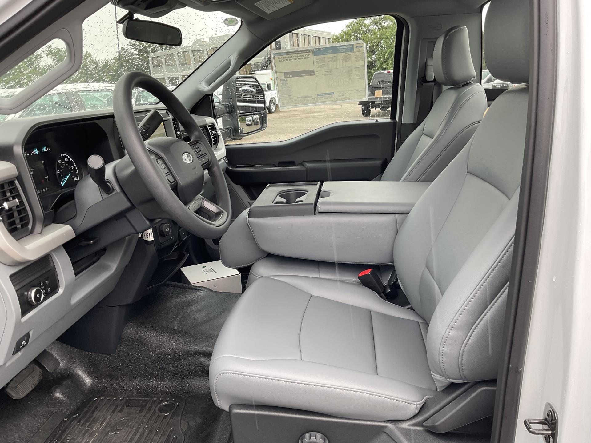 New 2025 Ford F-450 XL Regular Cab Cab Chassis for sale #1894532 - photo 9