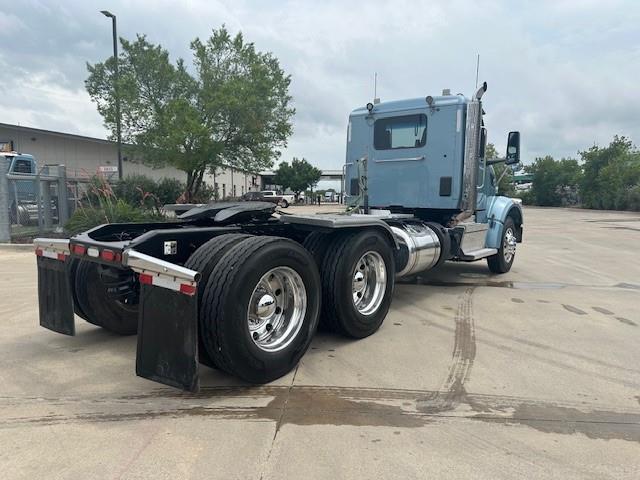 2022 Peterbilt 567-8
