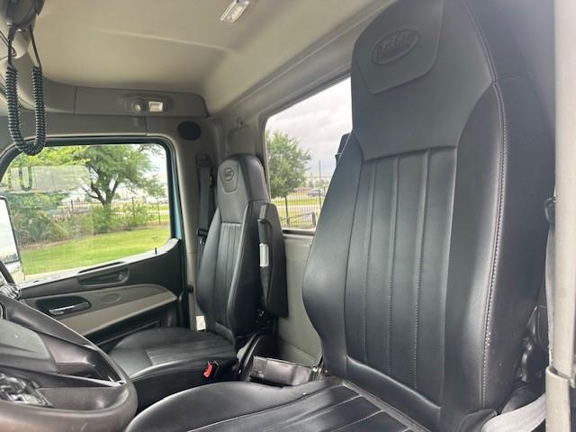 2022 Peterbilt 567-18