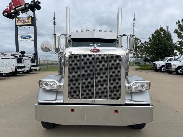 2022 Peterbilt 389-3