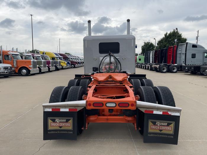 2022 Peterbilt 389-11