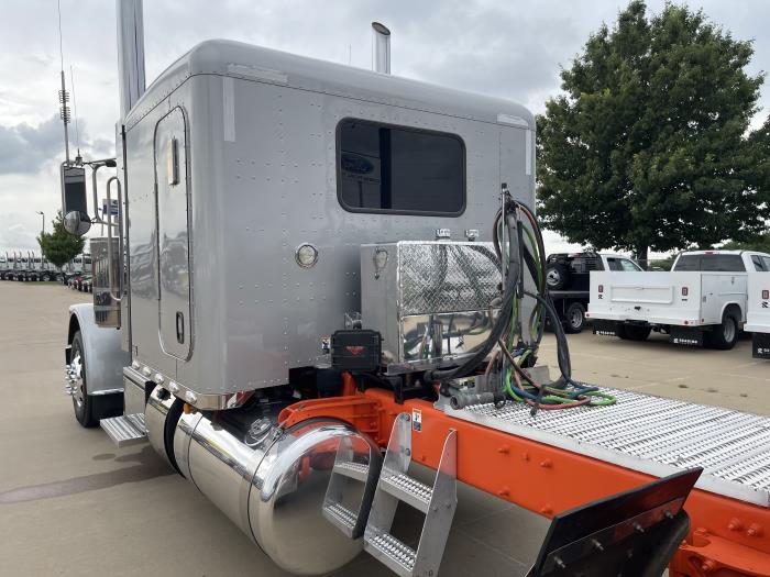 2022 Peterbilt 389-14