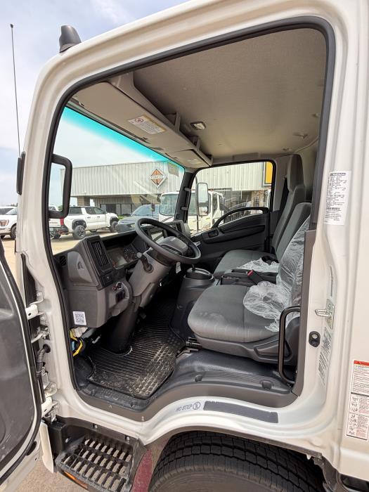 2025 Isuzu NRR-14