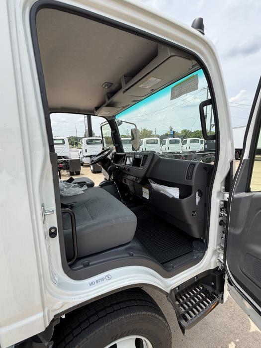 2025 Isuzu NRR-15