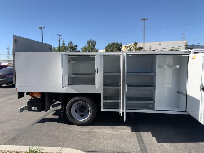 2025 Ford F-550-13
