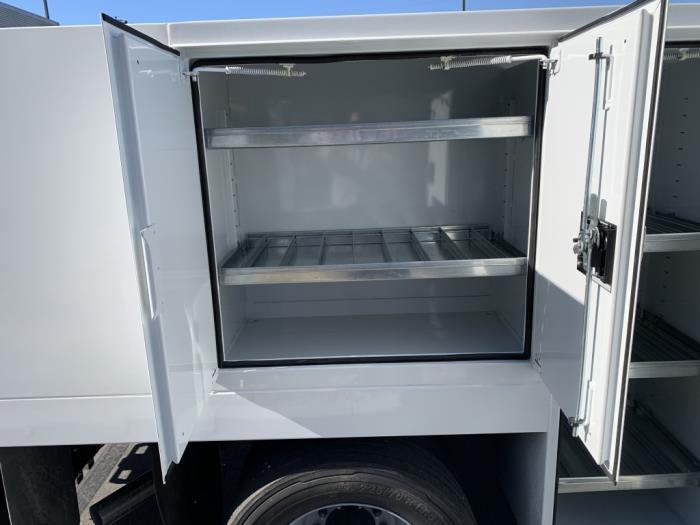 2025 Ford F-550-16