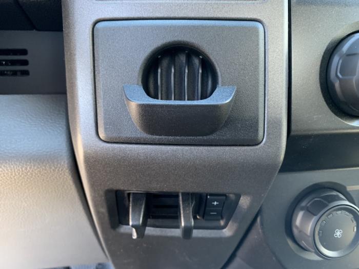2025 Ford F-550-32
