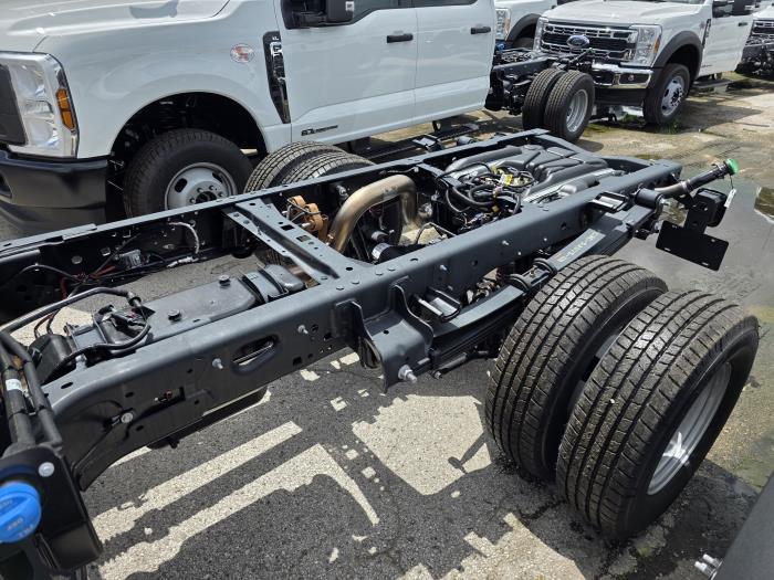2025 Ford F-350-6