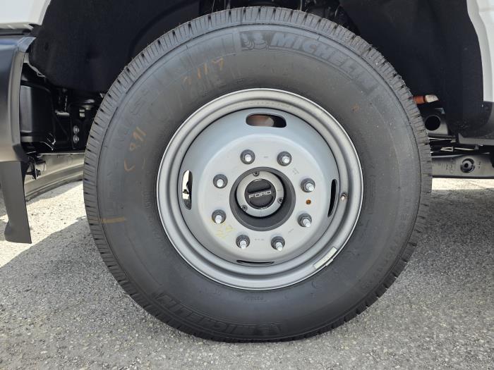 2025 Ford F-350-7