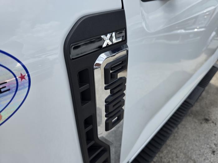 2025 Ford F-350-8