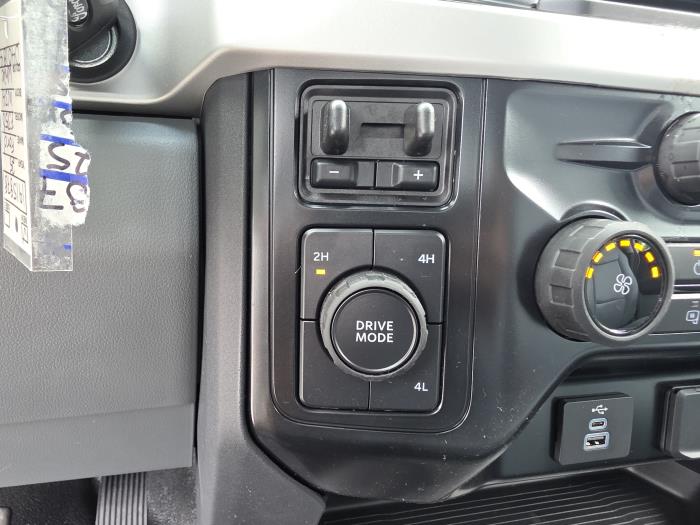 2025 Ford F-350-14