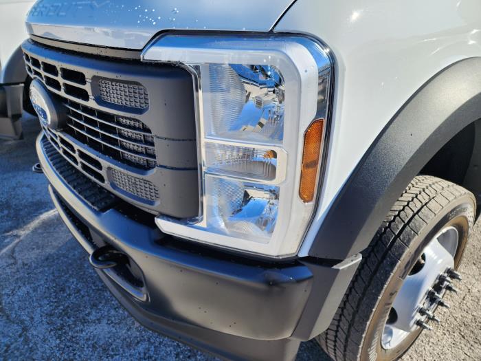 2025 Ford F-550-9