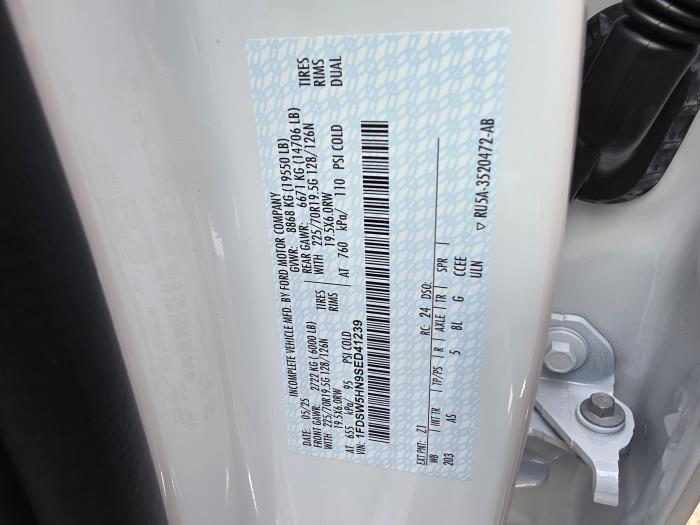 2025 Ford F-550-22