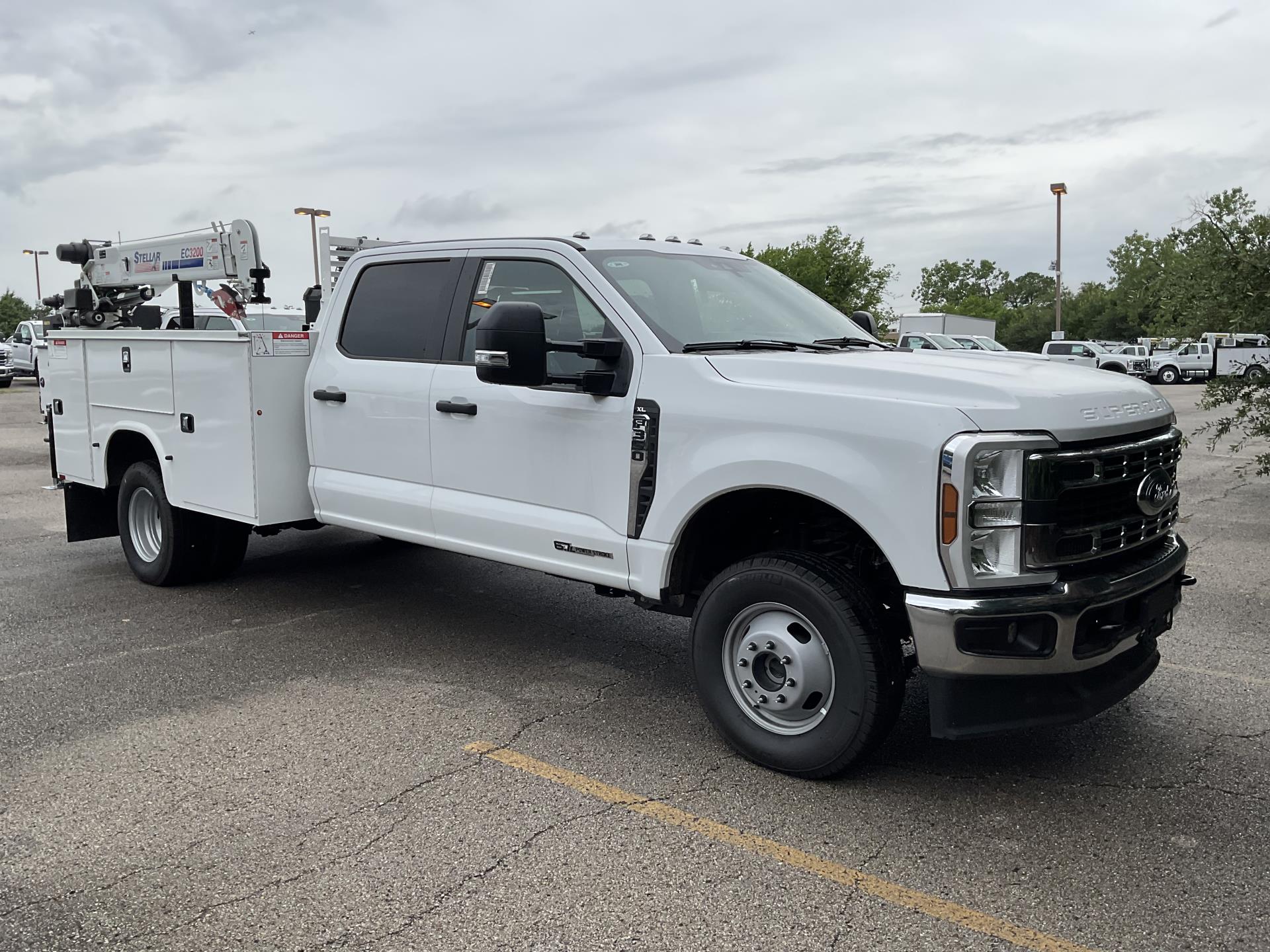 2024 Ford F-350 Crew Cab DRW 4x4 Cab Chassis for sale #1886286 - photo 5