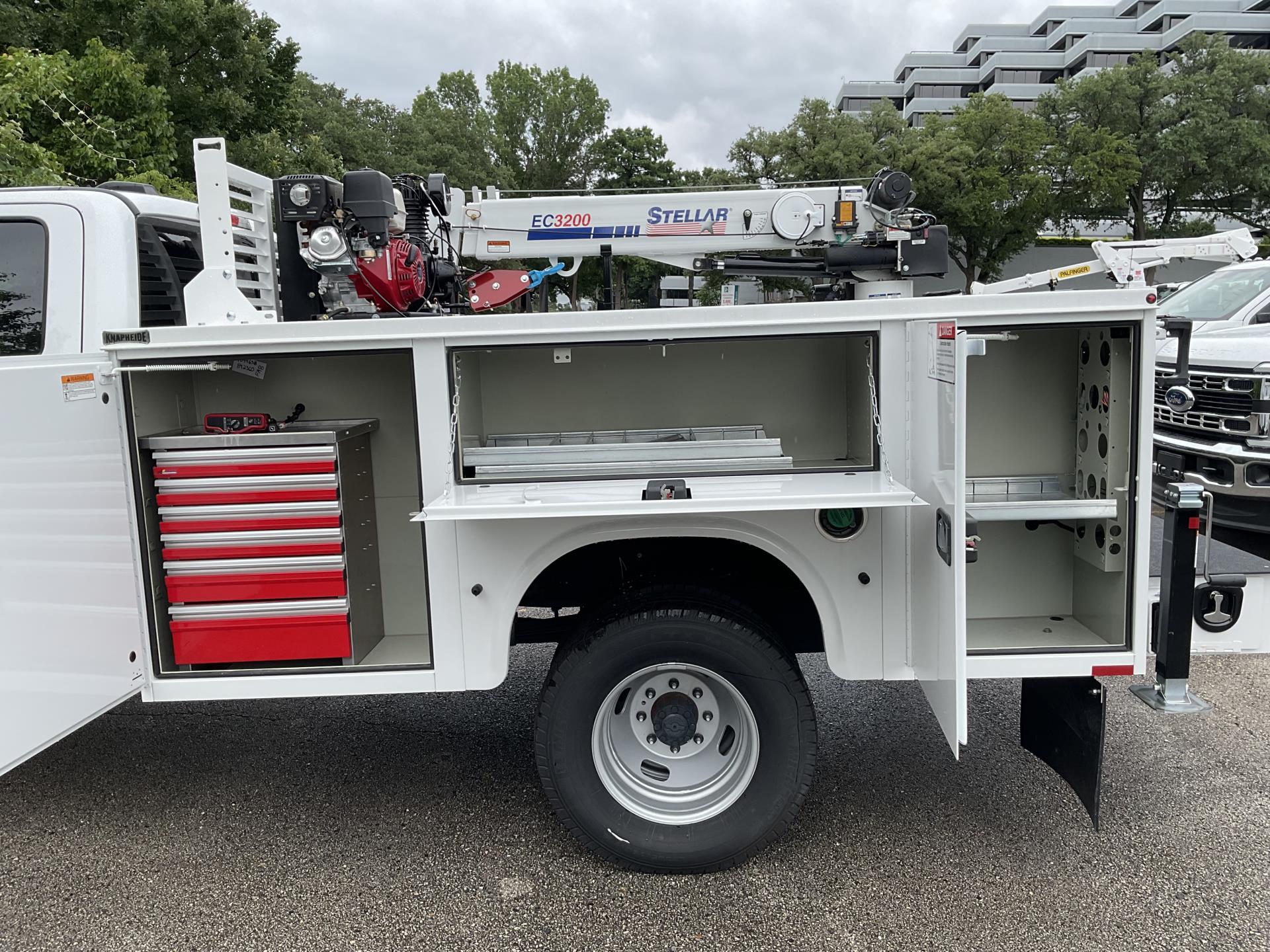 2024 Ford F-350 Crew Cab DRW 4x4 Cab Chassis for sale #1886286 - photo 9