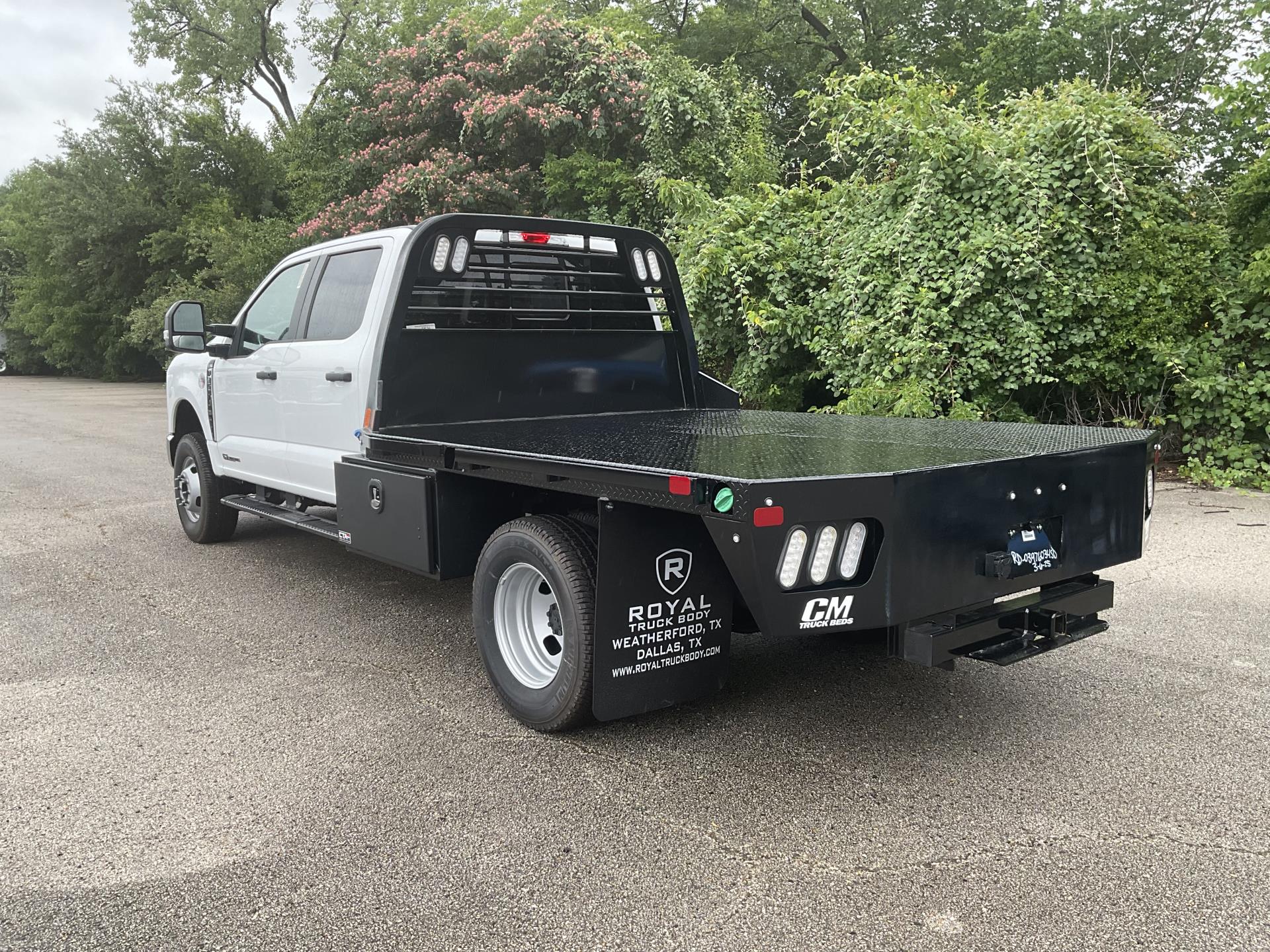 2024 Ford F-350 Crew Cab DRW 4x4 Flatbed Truck for sale #1893768 - photo 2