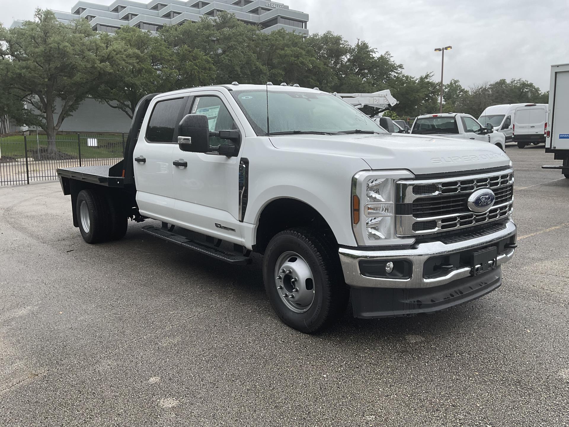 2024 Ford F-350 Crew Cab DRW 4x4 Flatbed Truck for sale #1893774 - photo 5