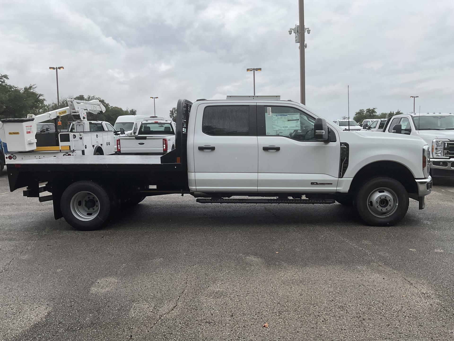 2024 Ford F-350 Crew Cab DRW 4x4 Flatbed Truck for sale #1893774 - photo 6