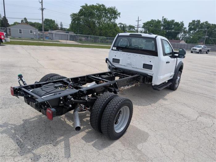 2025 Ford F-550-6
