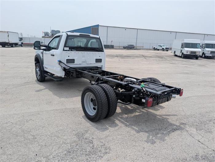 2025 Ford F-550-7