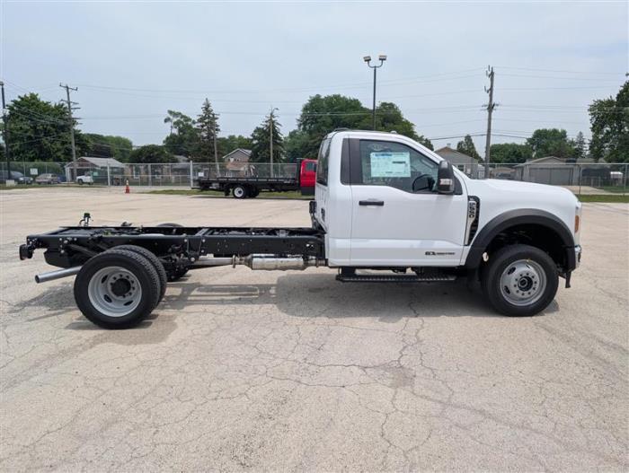 2025 Ford F-550-4