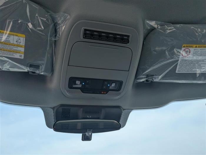2025 Ford F-550-23
