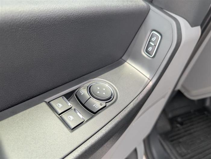 2025 Ford F-550-13