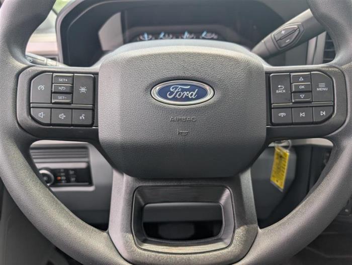 2025 Ford F-550-15