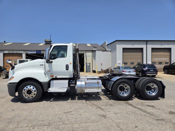 2022 International LT625-6