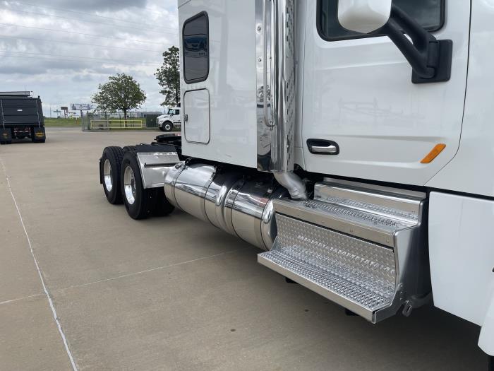 2020 Peterbilt 567-5