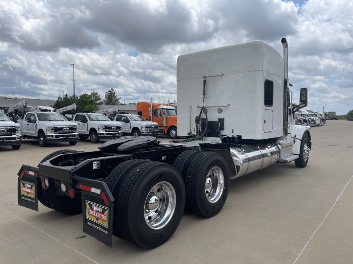 2020 Peterbilt 567-11